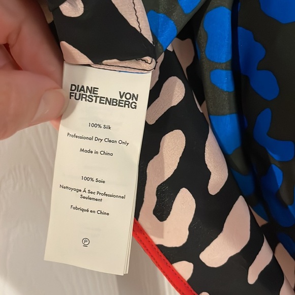 DVF | 100% Silk Print Tank Top. Animal print. Size P. Small - Picture 4 of 7